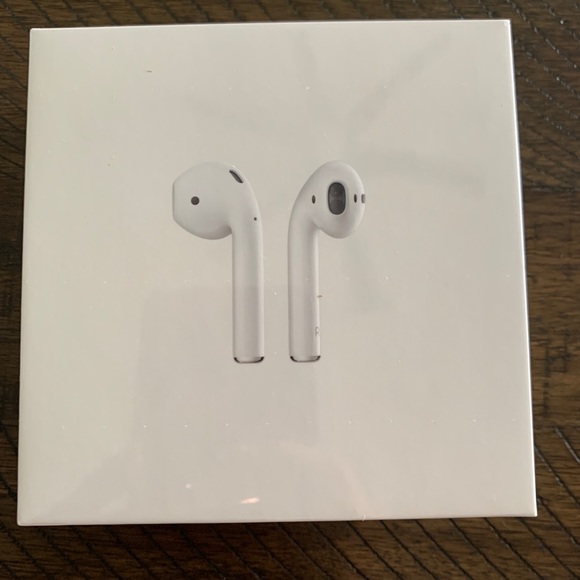 Apple Accessories - AirPods w/ Charging Case